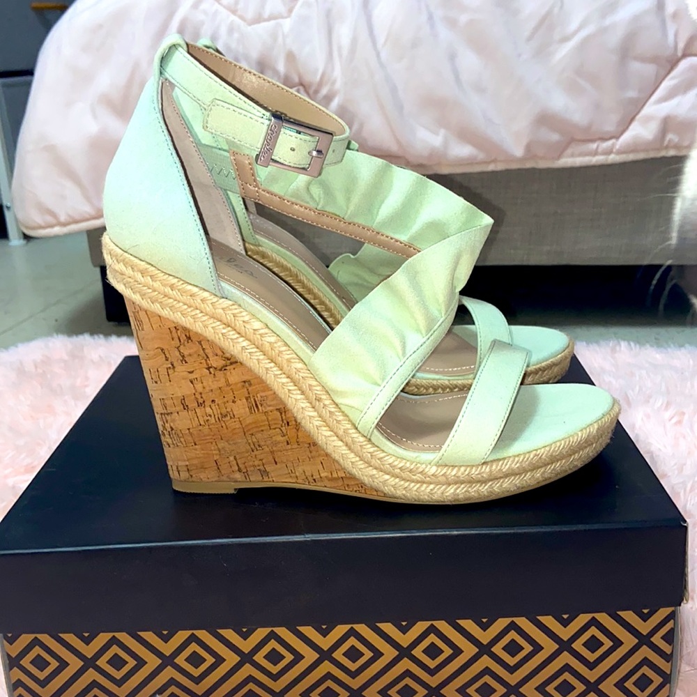 CHARLES DAVID Brooke Mint-MS Microsuede W SZ 10